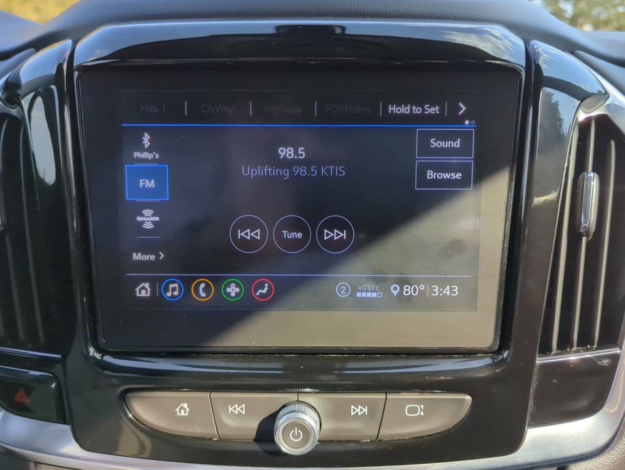 Used 2020 Chevrolet Traverse LT w/ LPO, Cargo Package image 16