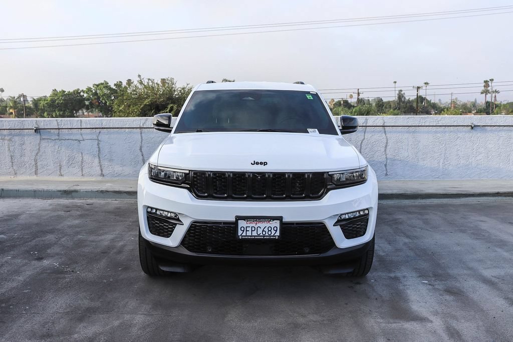Used 2023 Jeep Grand Cherokee Limited w/ Luxury Tech Group II AWD/4WD image 3