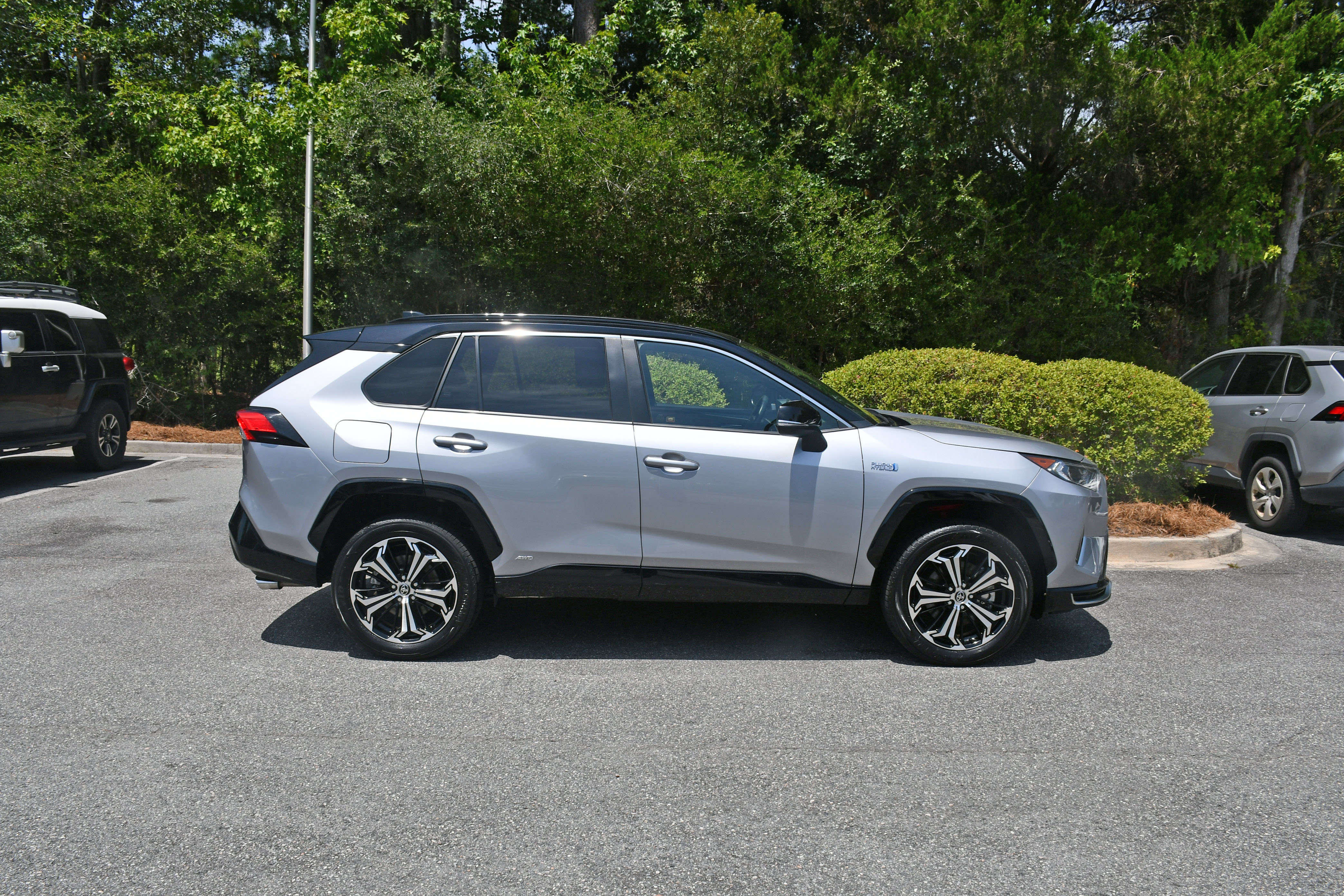 Used 2021 Toyota RAV4 XSE w/ Weather Package AWD/4WD image 5