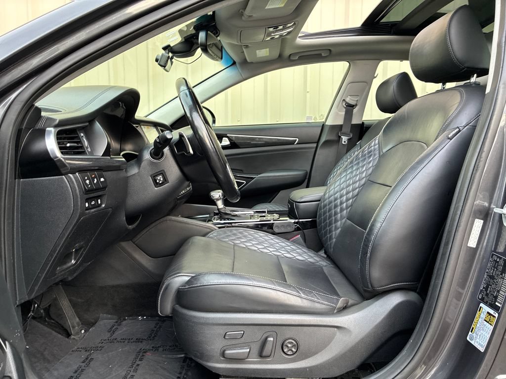 Used 2018 Kia Cadenza Limited FWD image 23