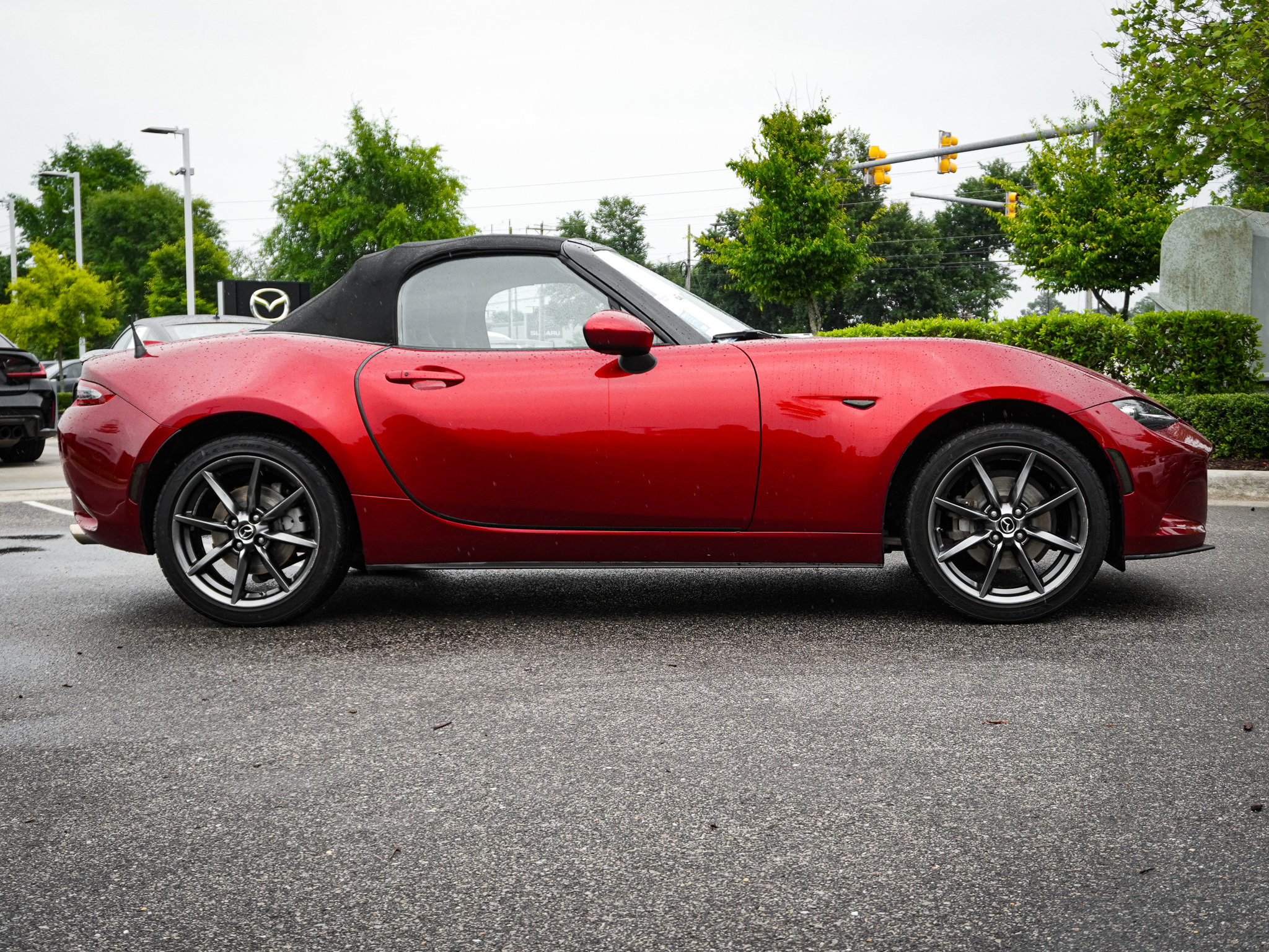 Used 2019 MAZDA MX-5 Miata Grand Touring w/ GT-S Package RWD image 12