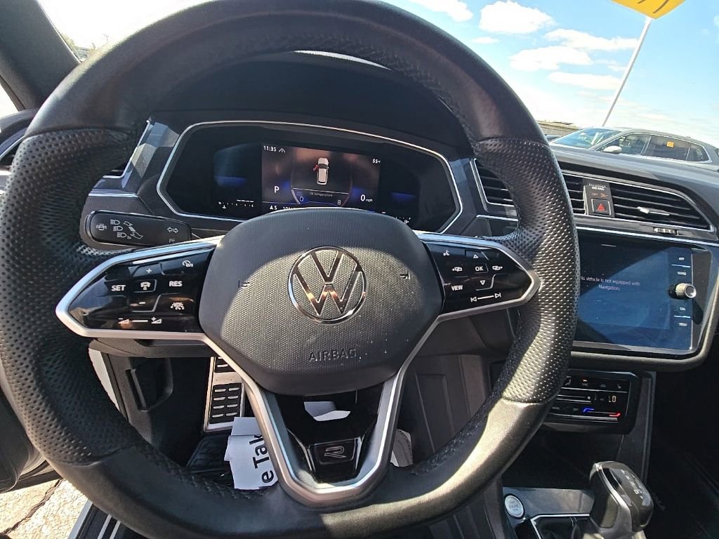 Used 2022 Volkswagen Tiguan SE R-Line AWD/4WD image 17