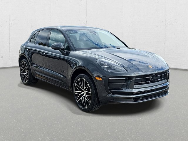 Used 2024 Porsche Macan image 3