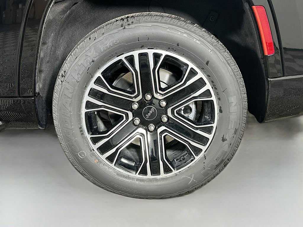 New 2026 Jeep Grand Wagoneer 4WD image 17