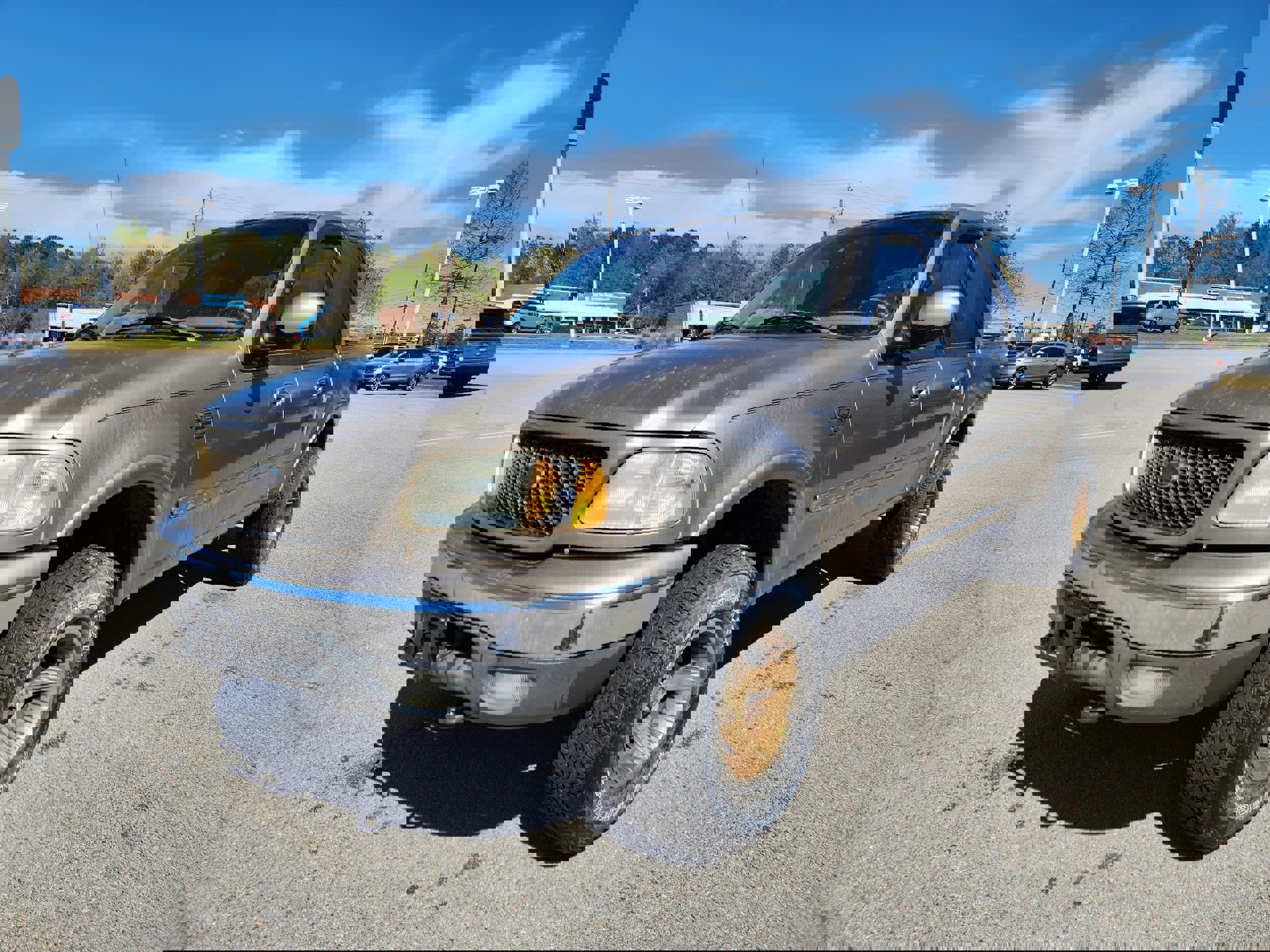 Used 2002 Ford F150 Lariat image 2