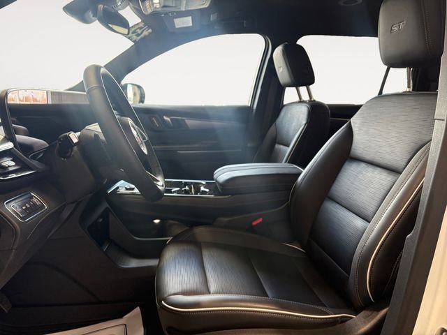 Used 2025 Buick Enclave Sport Touring w/ Power Package image 7