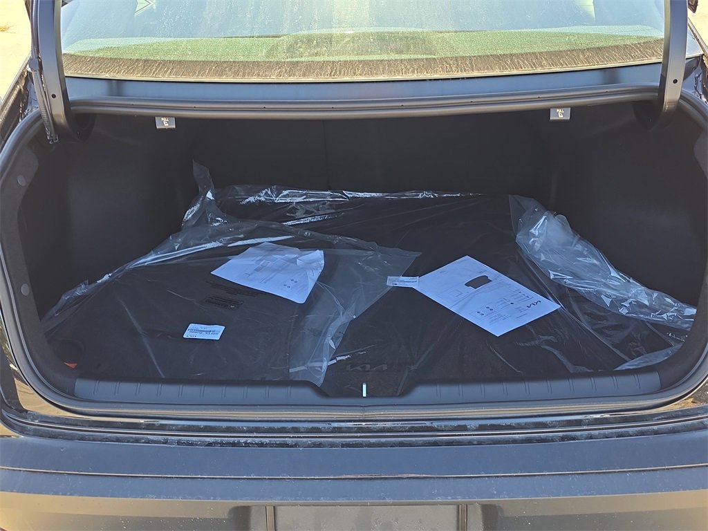 New 2025 Kia K4 LXS image 12