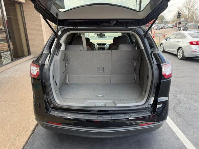 Used 2017 Chevrolet Traverse LT image 5