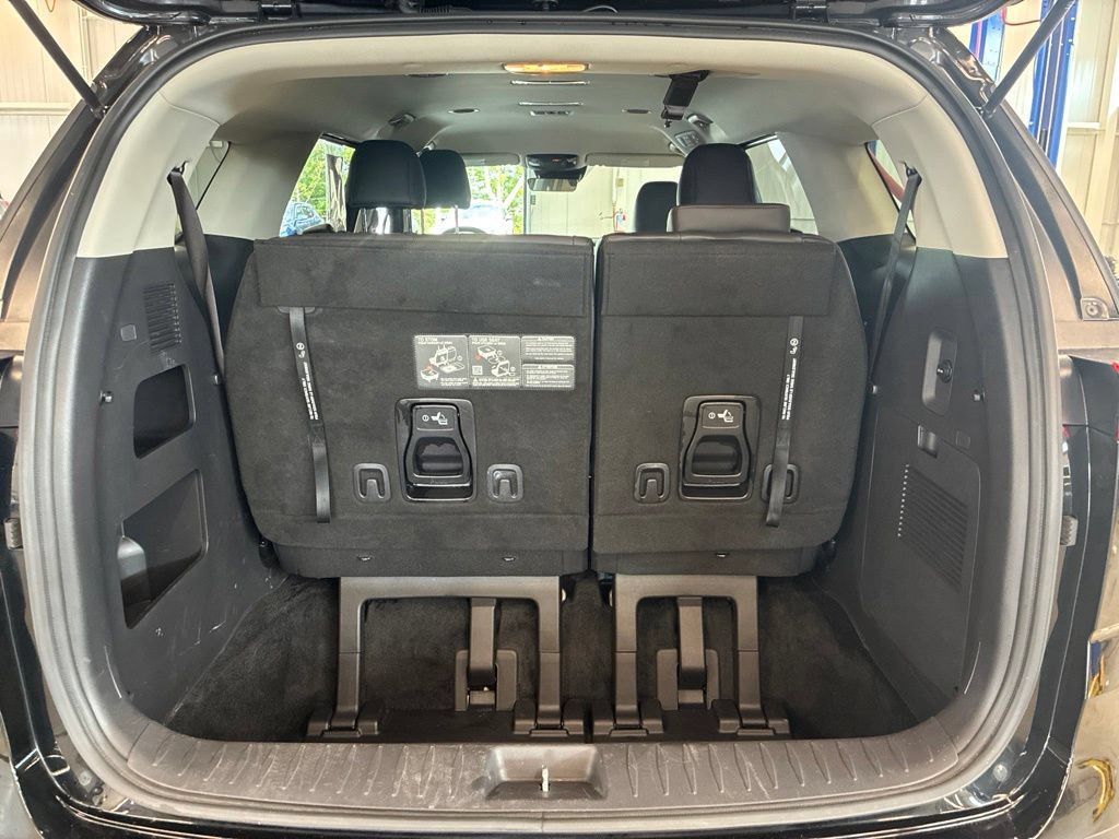 Certified 2024 Kia Carnival LX FWD image 16