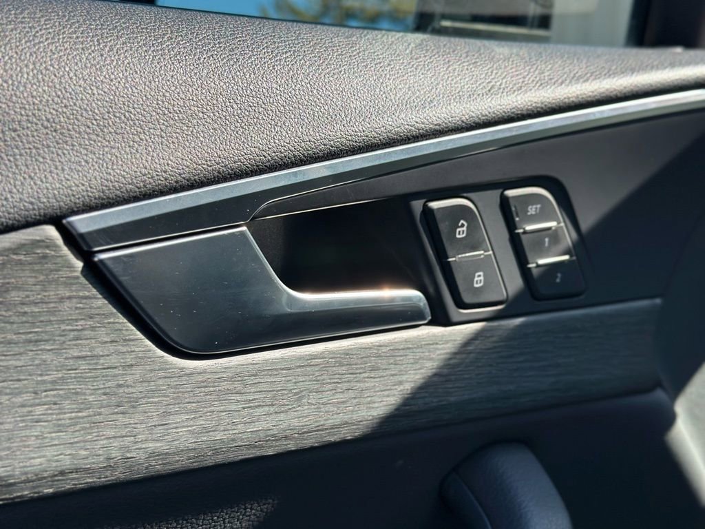 Used 2018 Audi A4 2.0T Premium image 17