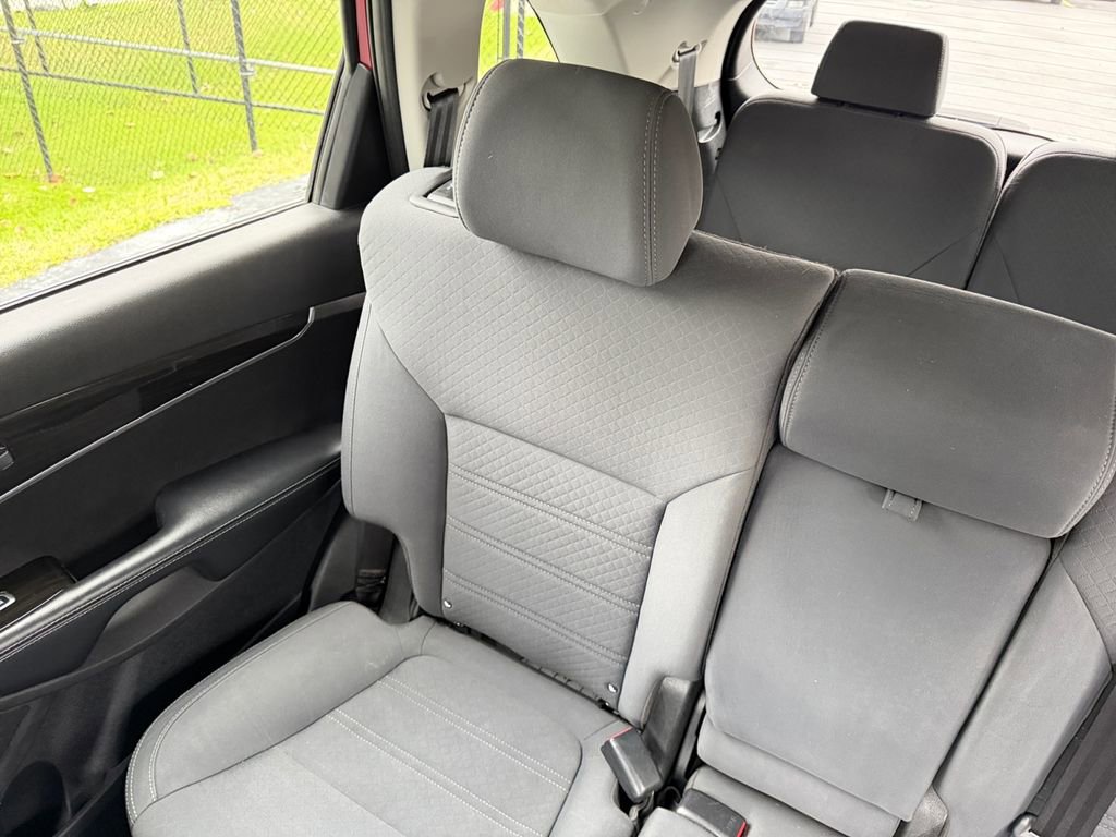 Used 2019 Kia Sorento LX image 40