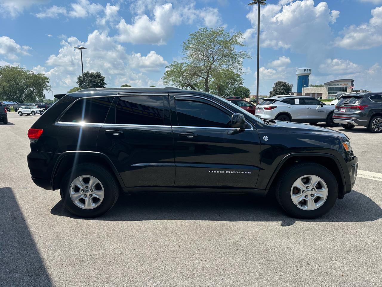 Used 2016 Jeep Grand Cherokee Laredo w/ Quick Order Package 23E AWD/4WD image 8