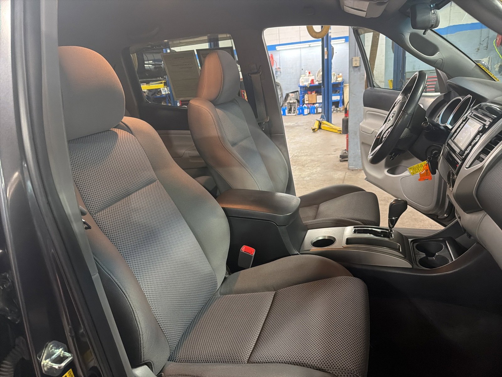 Used 2015 Toyota Tacoma 4x4 Double Cab image 25