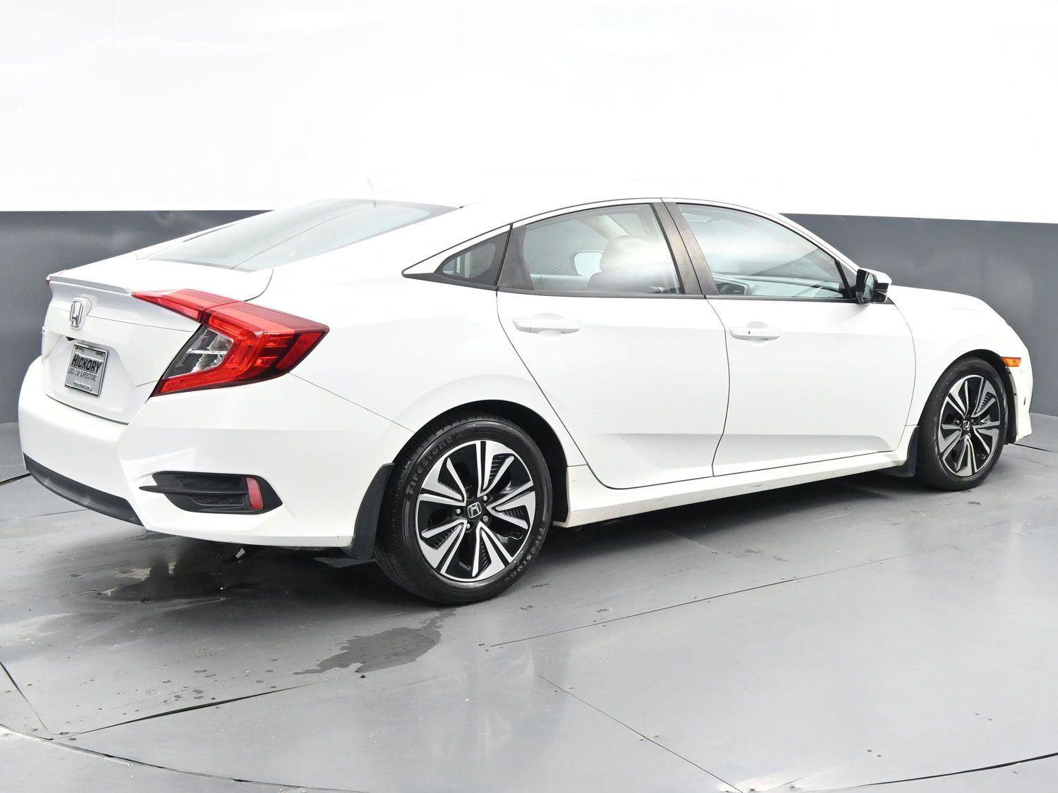 Used 2016 Honda Civic EX-T image 7