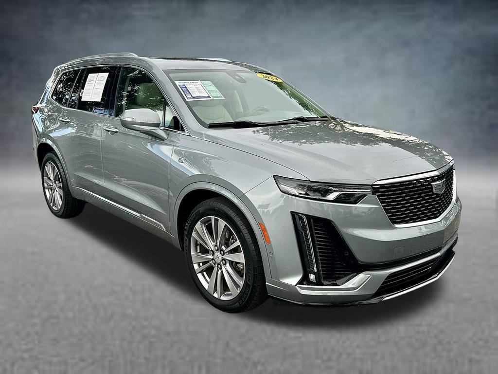Used 2024 Cadillac XT6 Premium Luxury w/ Technology Package FWD image 3
