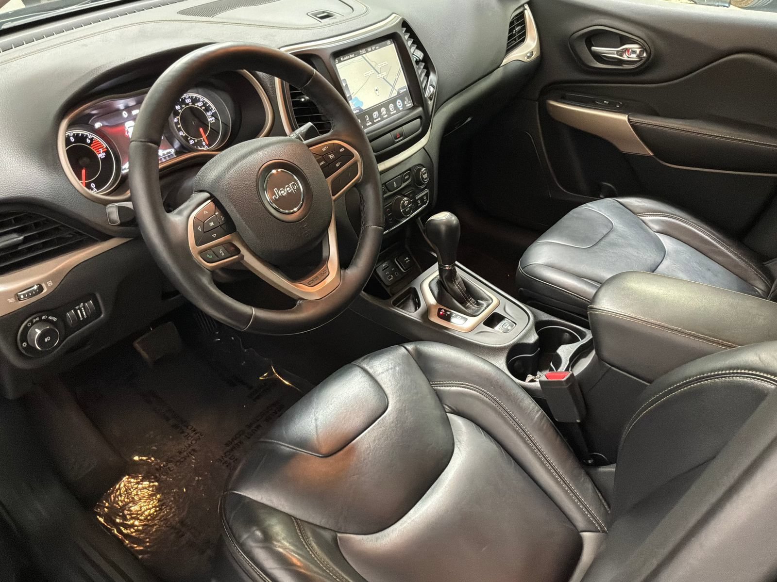 Used 2017 Jeep Cherokee Limited FWD image 15