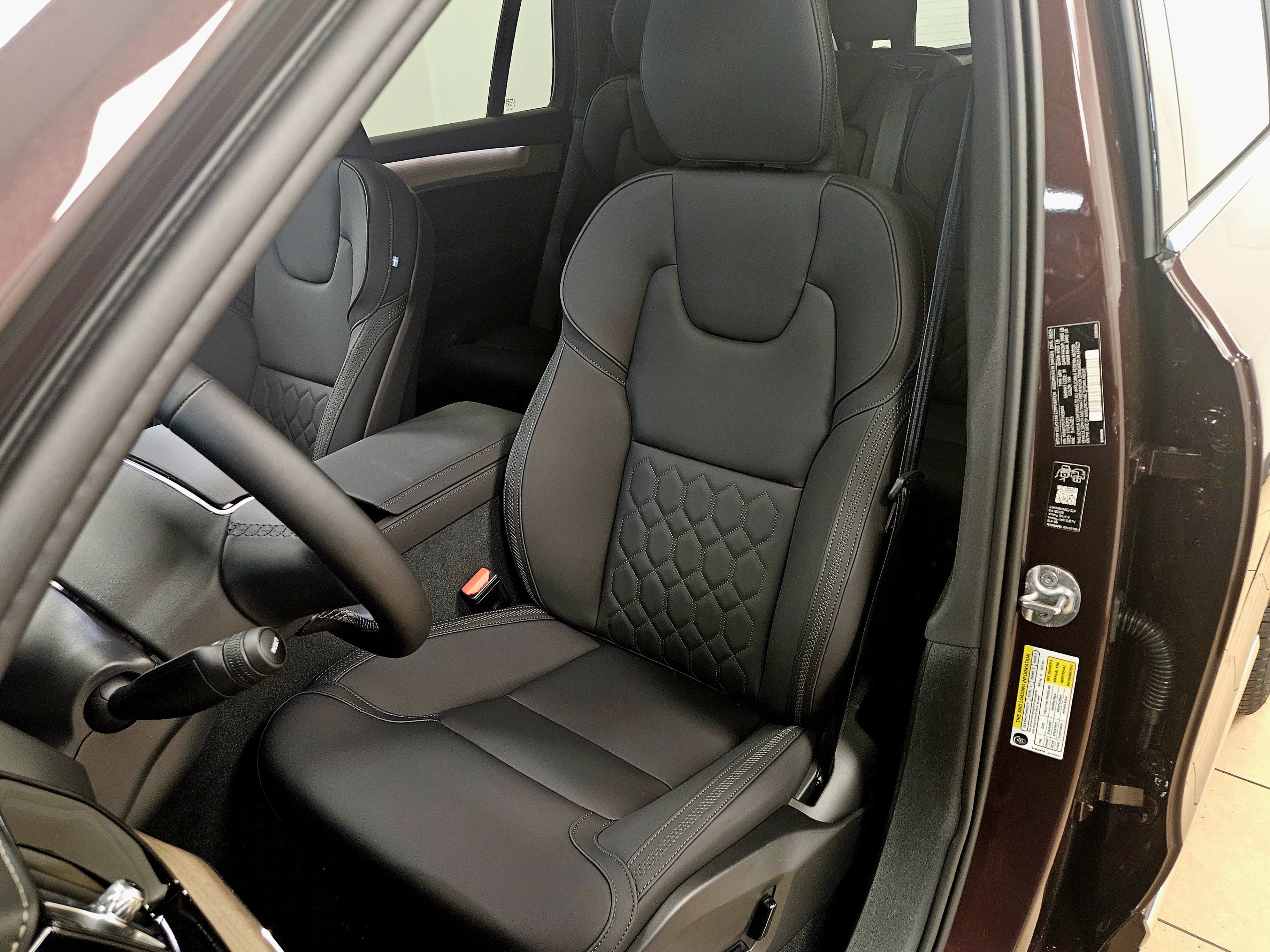New 2026 Volvo XC90 B5 Core w/ Protection Package Premier image 41