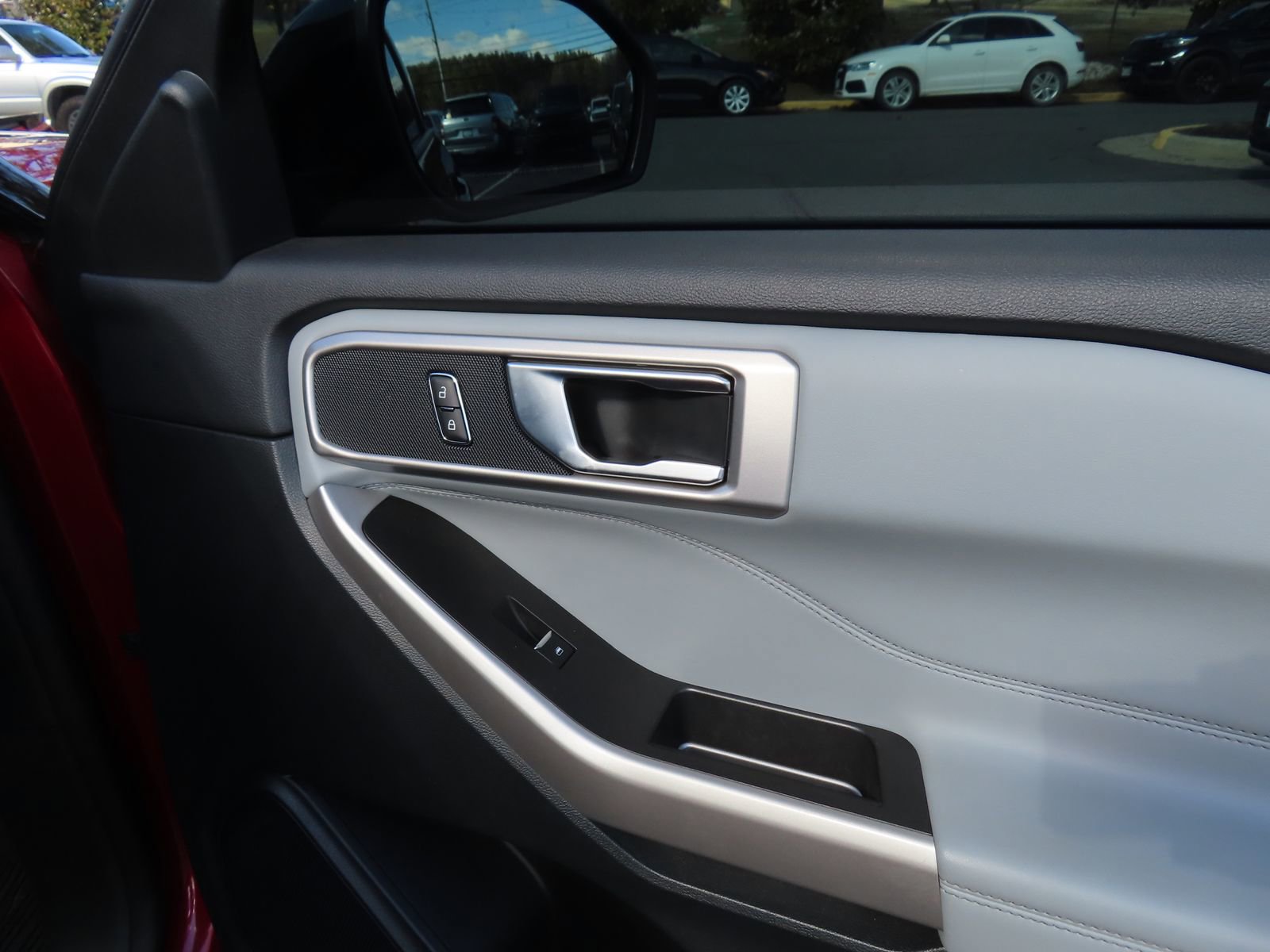 Certified 2024 Ford Explorer XLT w/ Equipment Group 202A image 31