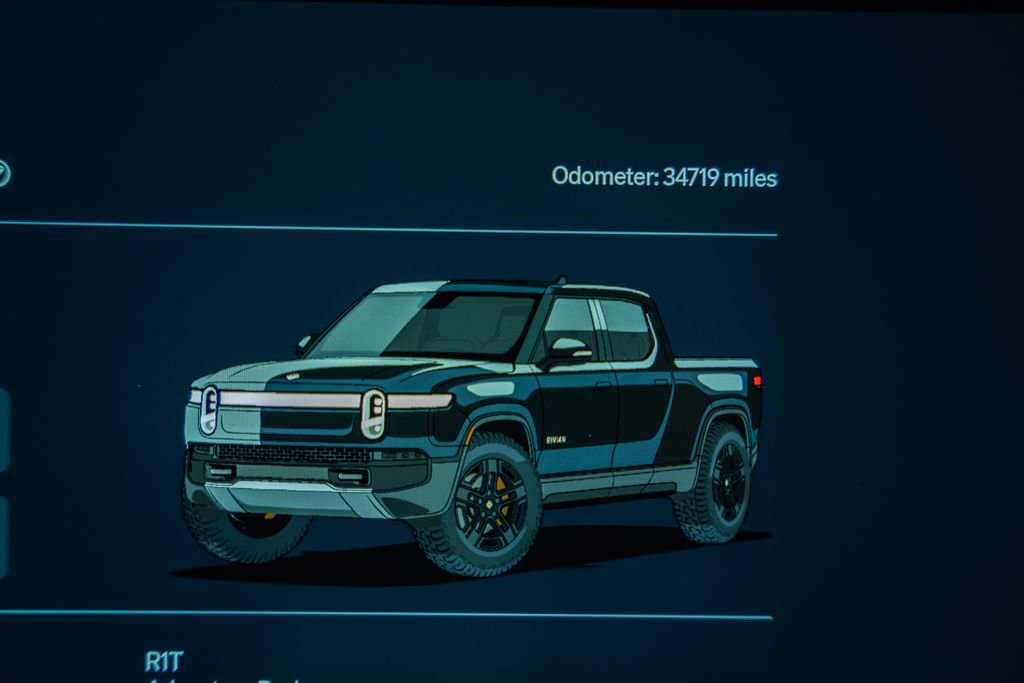 Used 2022 Rivian R1T Adventure image 37