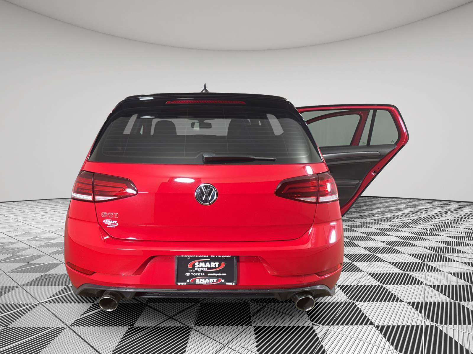 Used 2021 Volkswagen GTI SE image 13