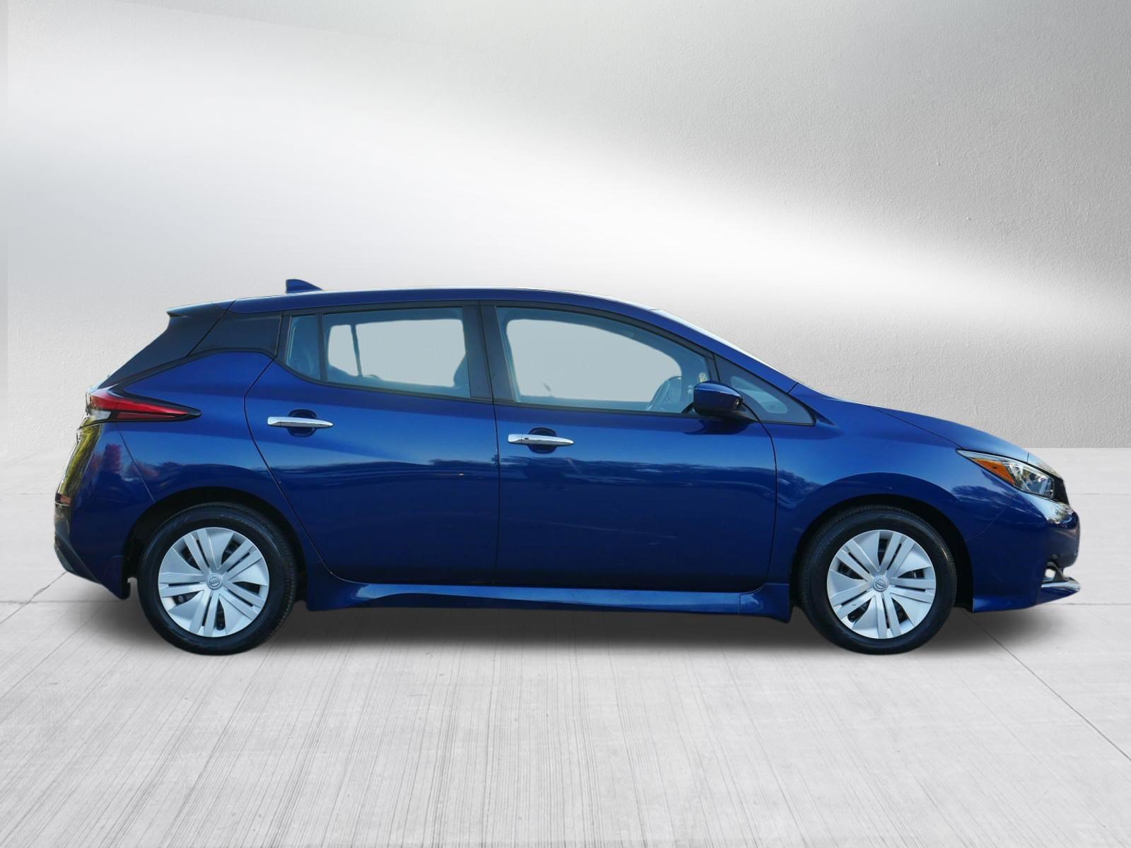 Certified 2025 Nissan Leaf S FWD image 8