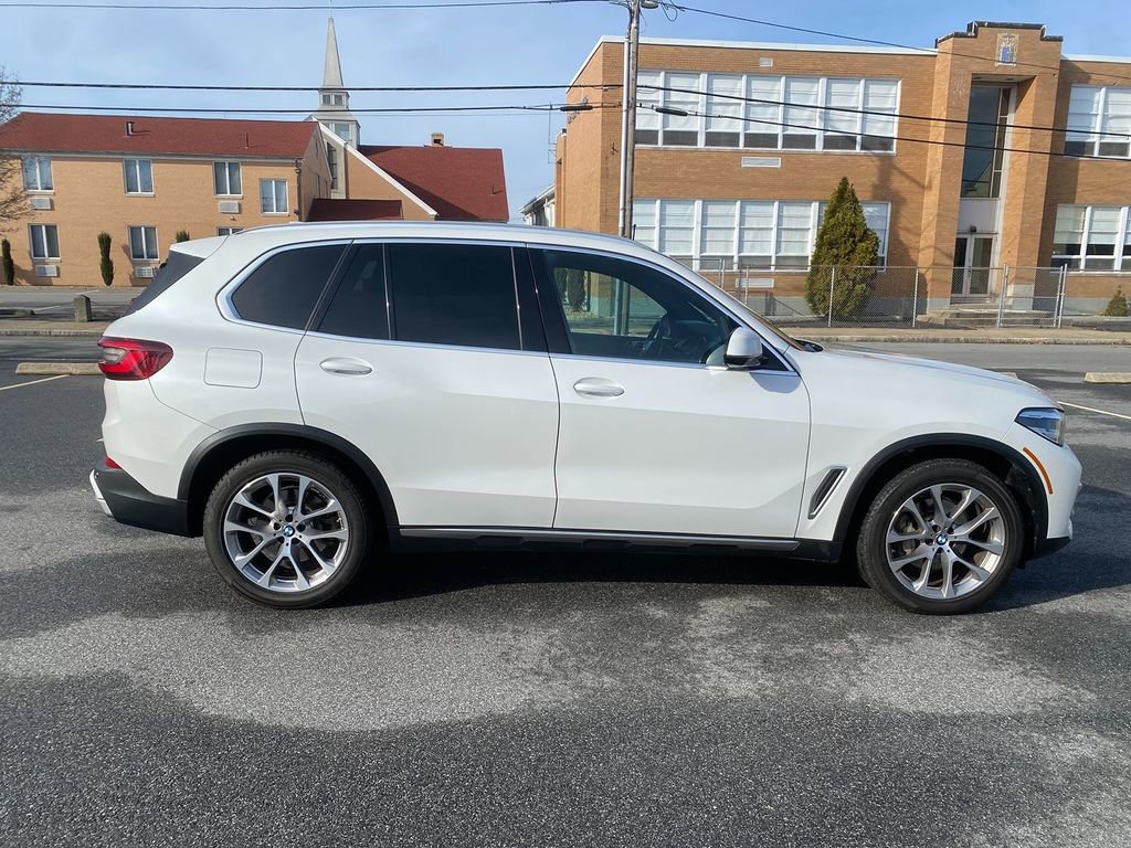 Used 2022 BMW X5 xDrive40i w/ Premium Package image 4