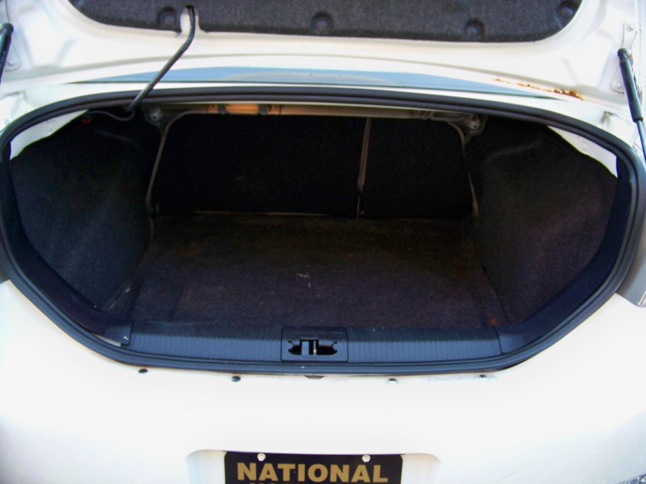 Used 2010 Ford Focus SE FWD image 14