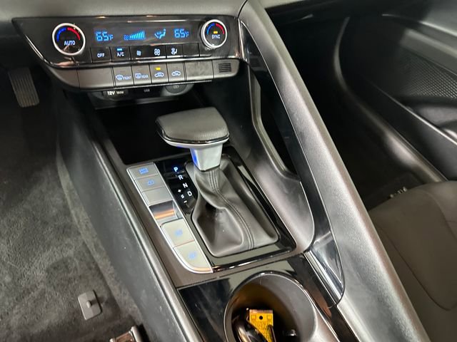 Used 2025 Hyundai Elantra Blue FWD image 20