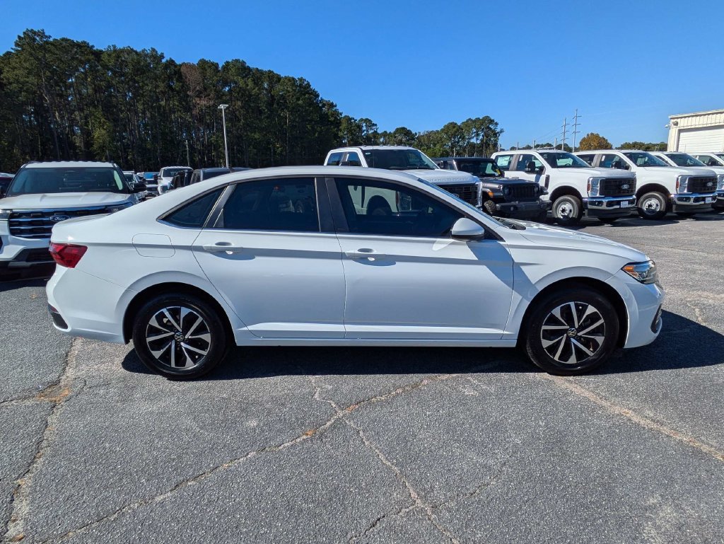 Used 2022 Volkswagen Jetta S FWD image 3