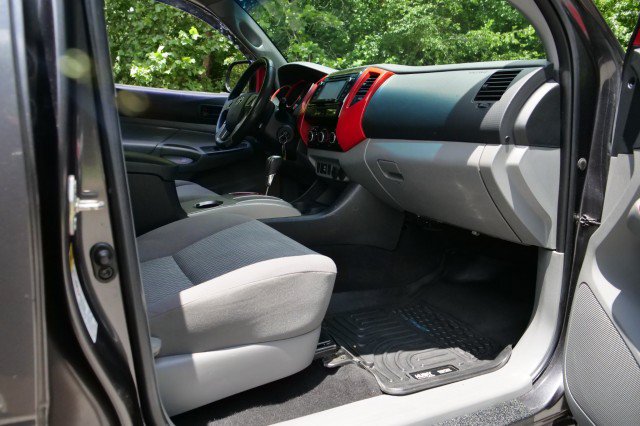 Used 2014 Toyota Tacoma PreRunner w/ SR5 Package RWD image 35