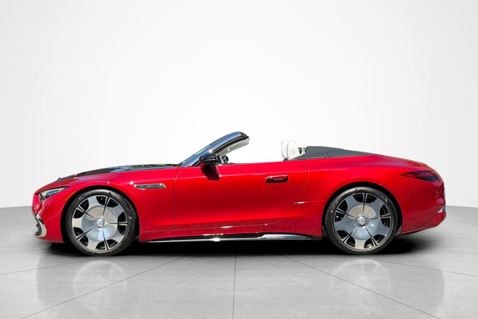 New 2026 Mercedes-Benz Maybach SL 680 image 2