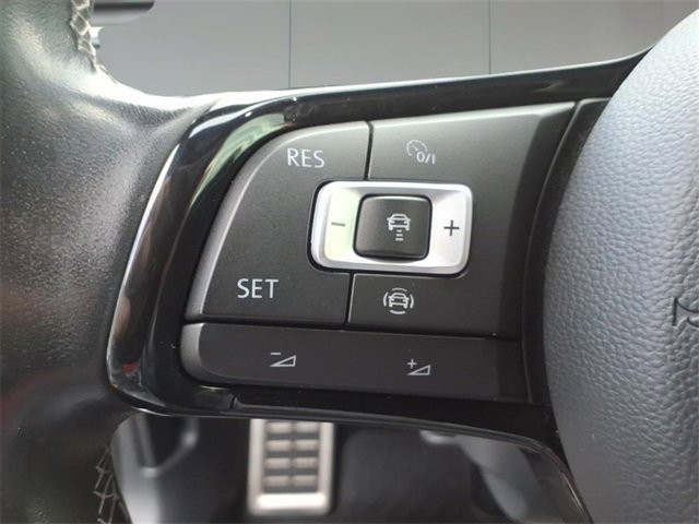 Used 2019 Volkswagen Golf R 4-Door image 20