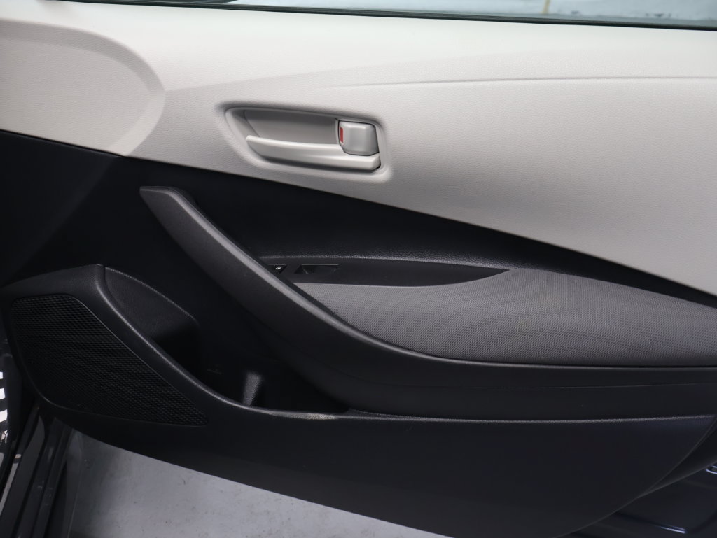 Used 2026 Toyota Corolla LE FWD image 11