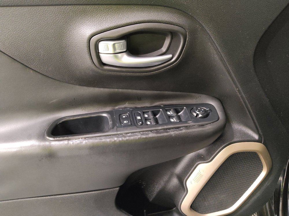 Used 2015 Jeep Renegade Limited AWD/4WD image 27
