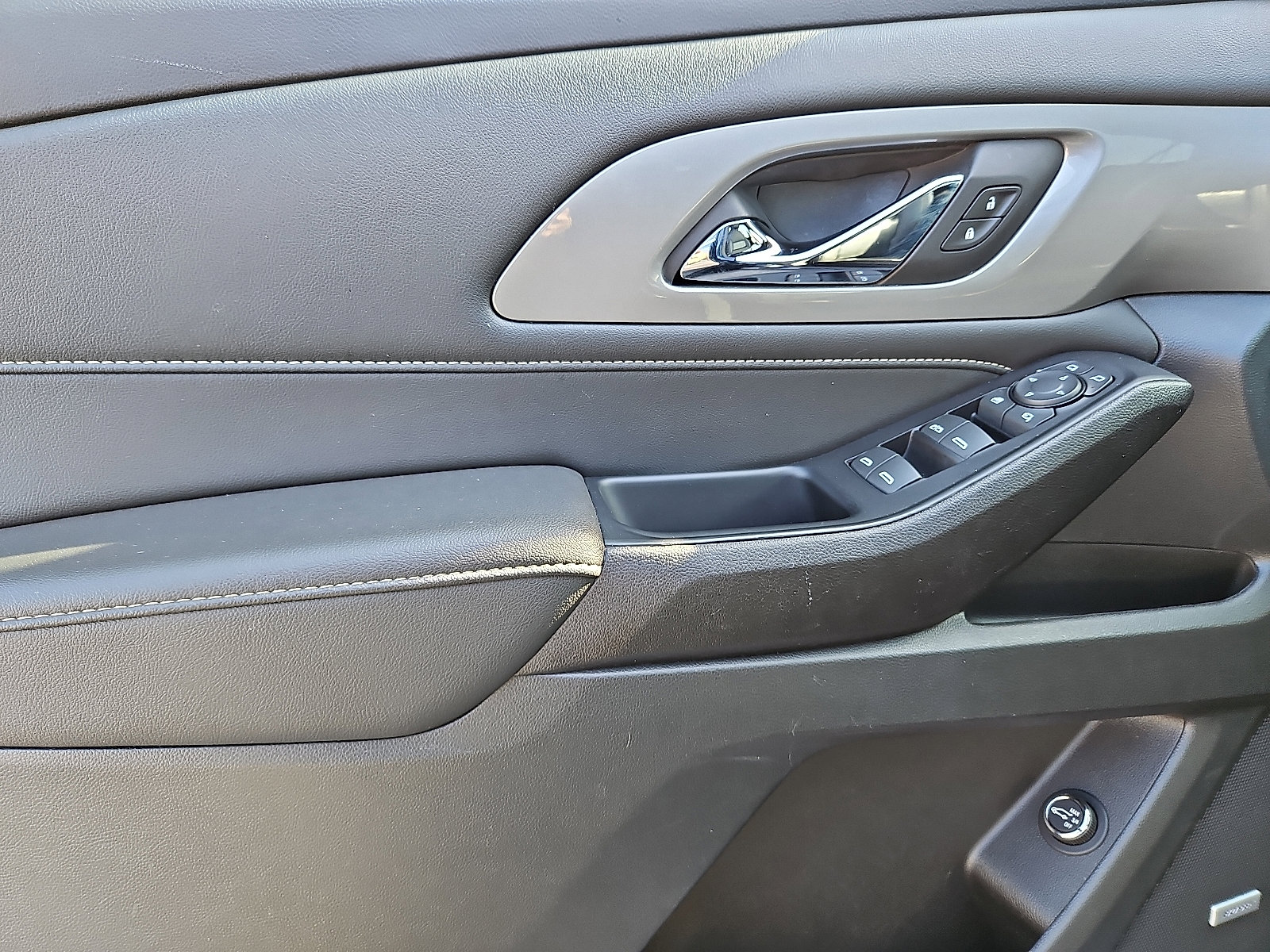 Certified 2023 Chevrolet Traverse LT w/ LT Premium Package image 12