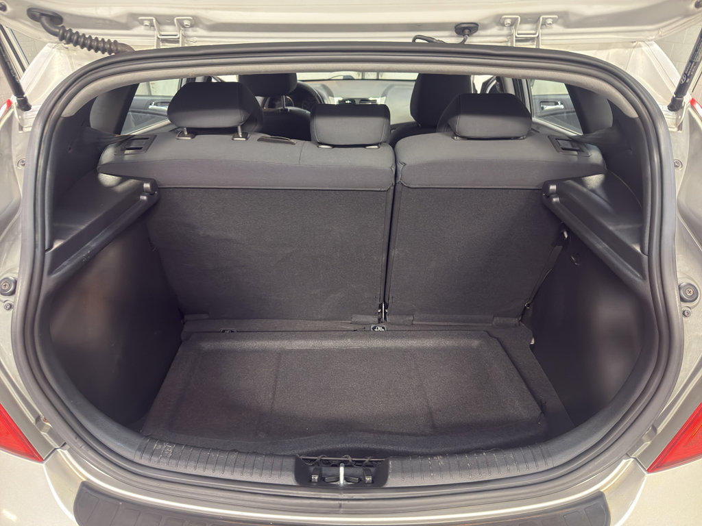 Used 2012 Hyundai Accent SE image 28