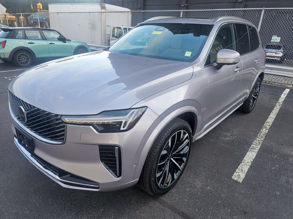 Certified 2026 Volvo XC90 B6 Plus w/ Protection Package Premier AWD/4WD image 28