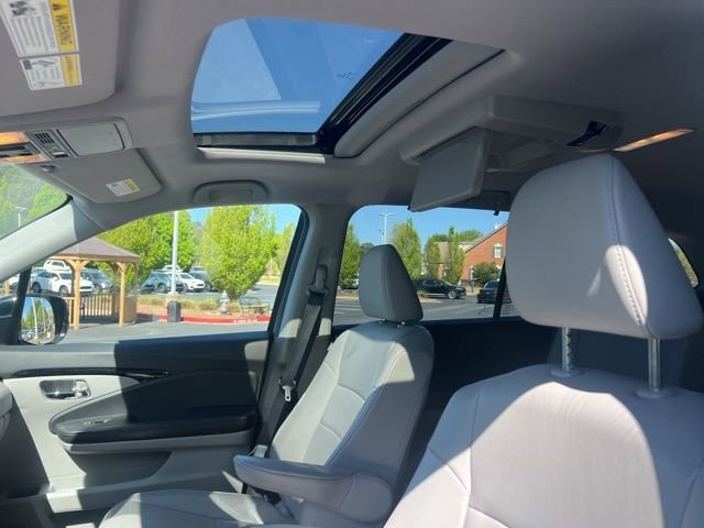 Certified 2019 Honda Pilot Touring image 16