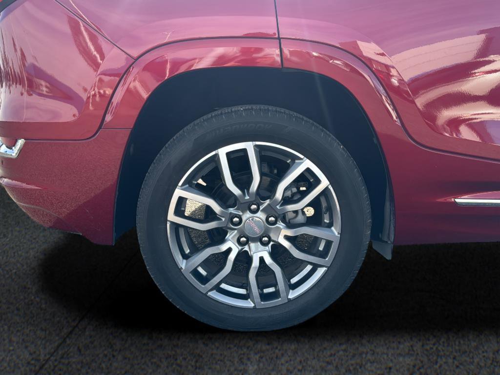 Used 2024 GMC Terrain Denali w/ Denali Premium Package image 24