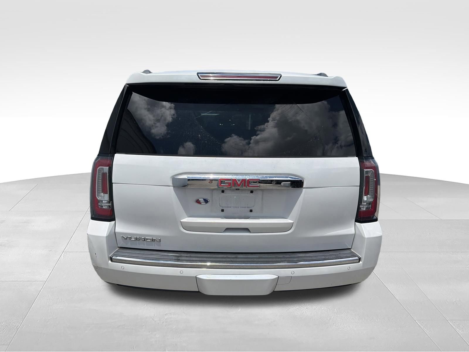 Used 2020 GMC Yukon Denali w/ Denali Premium Package RWD image 15