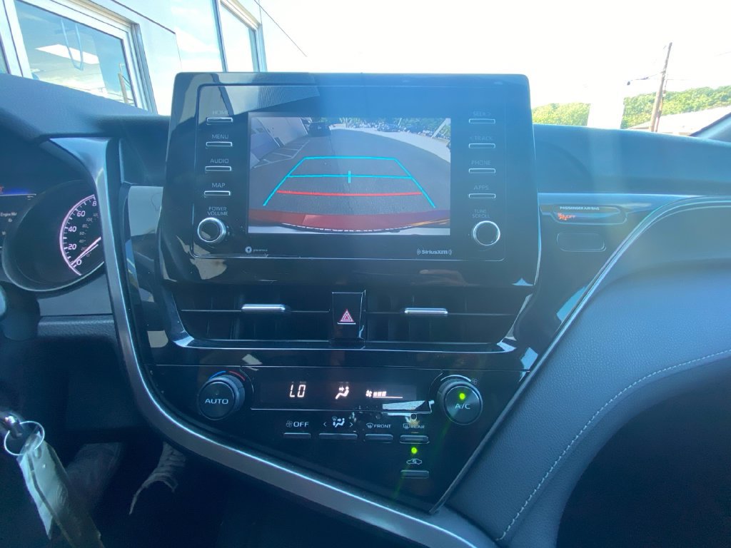 Used 2021 Toyota Camry SE FWD image 21