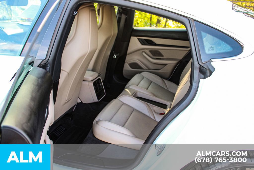 Used 2021 Porsche Taycan image 18