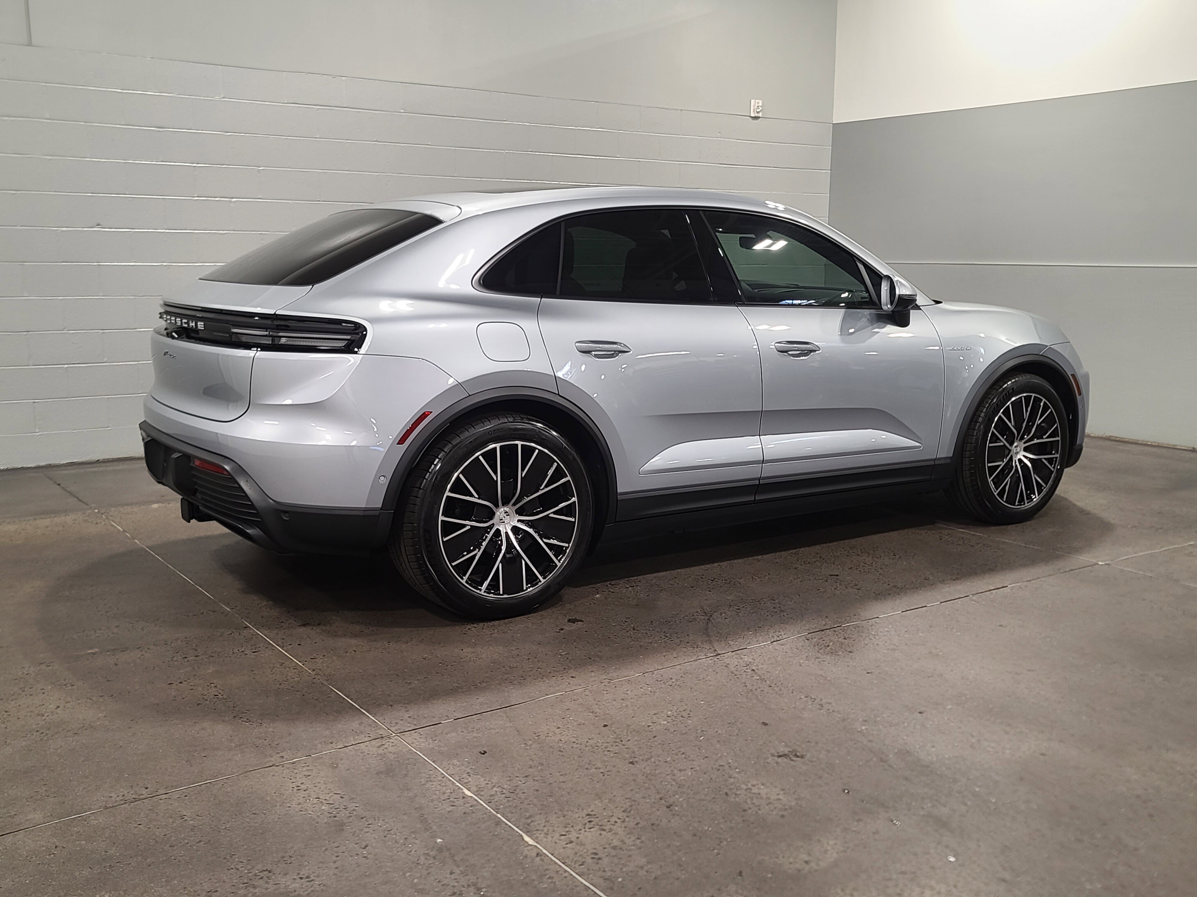 New 2026 Porsche Macan Electric RWD image 7