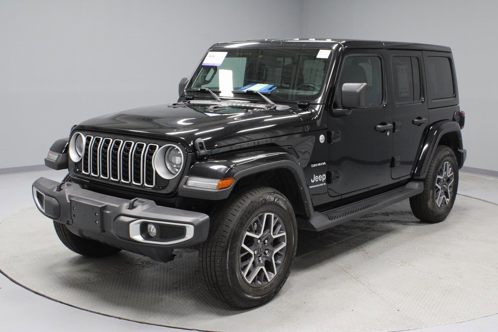 Used 2024 Jeep Wrangler Sahara image 7