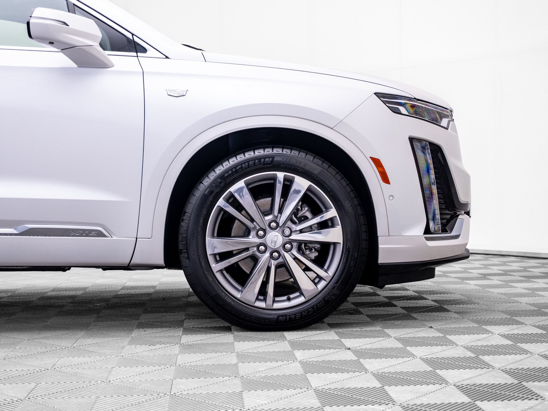 Certified 2025 Cadillac XT6 Premium Luxury w/ Platinum Package AWD/4WD image 37