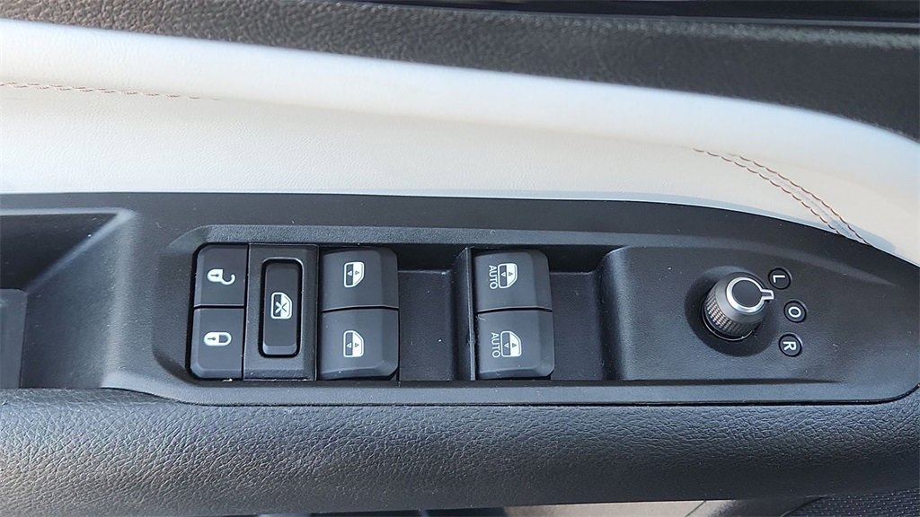 Used 2022 Jeep Compass Limited image 17