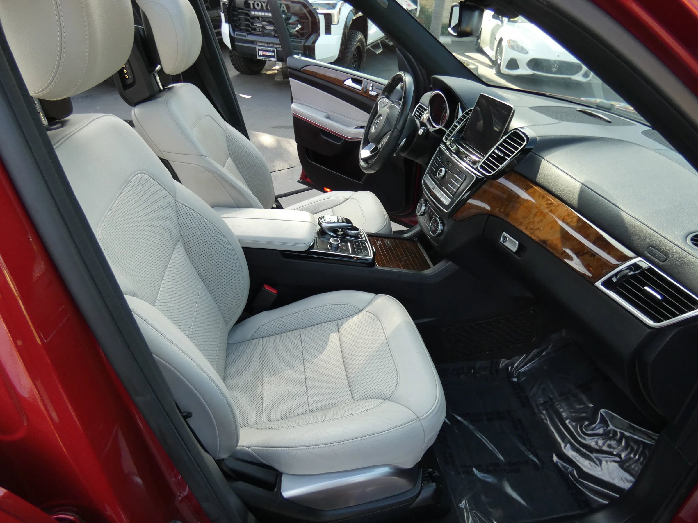 Used 2019 Mercedes-Benz GLS 550 4MATIC image 27