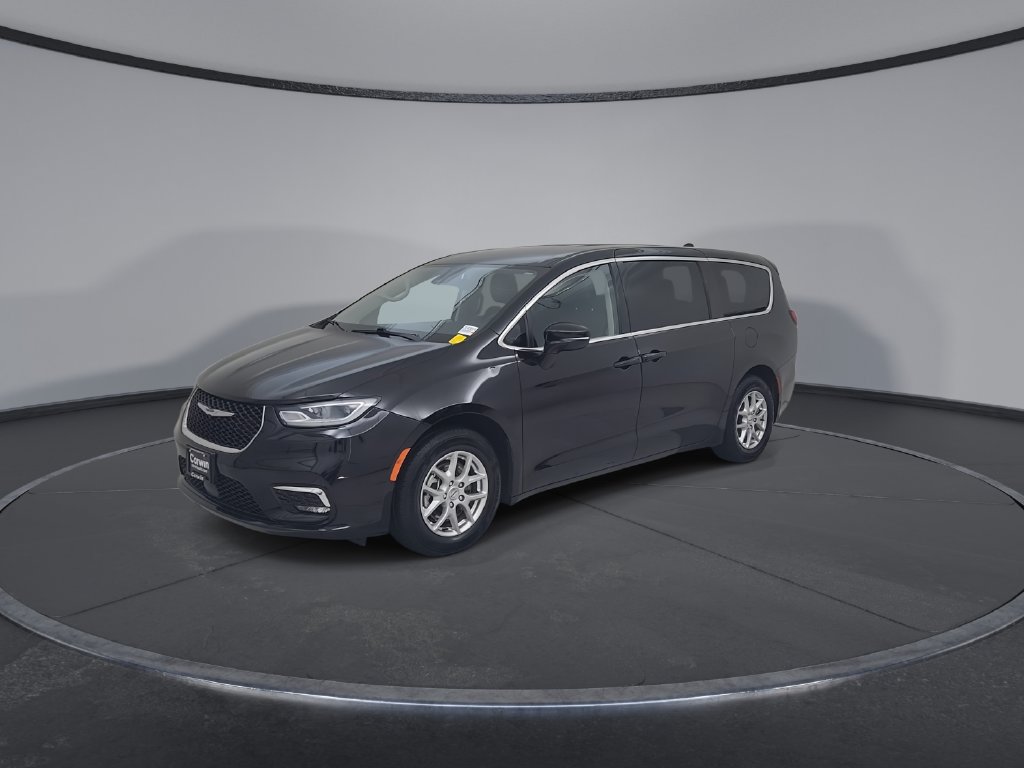 Certified 2024 Chrysler Pacifica Touring-L FWD image 8