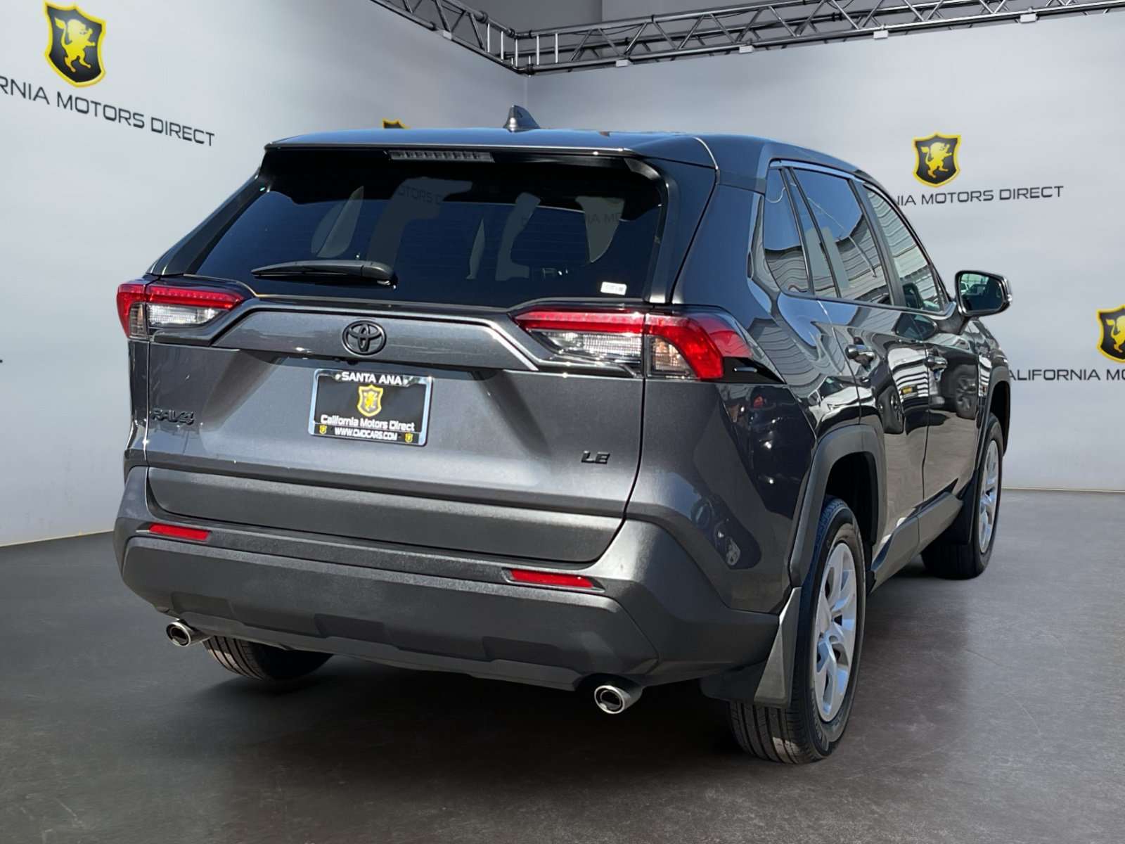 Used 2024 Toyota RAV4 LE FWD image 5
