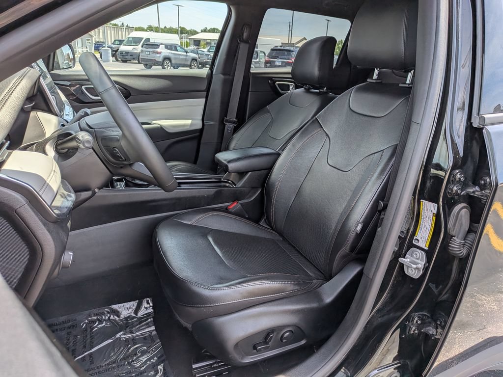 Used 2023 Jeep Compass Limited AWD/4WD image 12